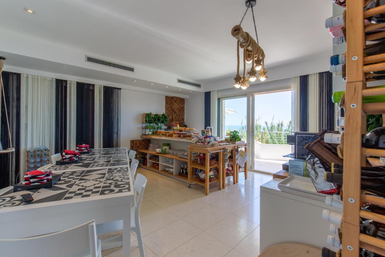 Residenze Longhi Panzió Vasto Kültér fotó